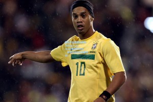 新生代巨塔震撼赛场！Jahzare Jackson集锦引热议，老詹把他拉起来都费劲！